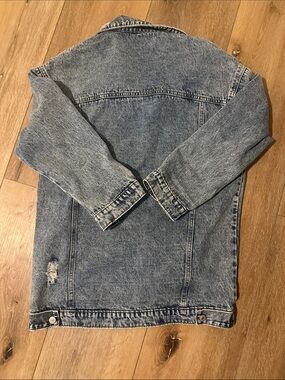 Vintage-Inspired Distressed Denim Jacket - Blue